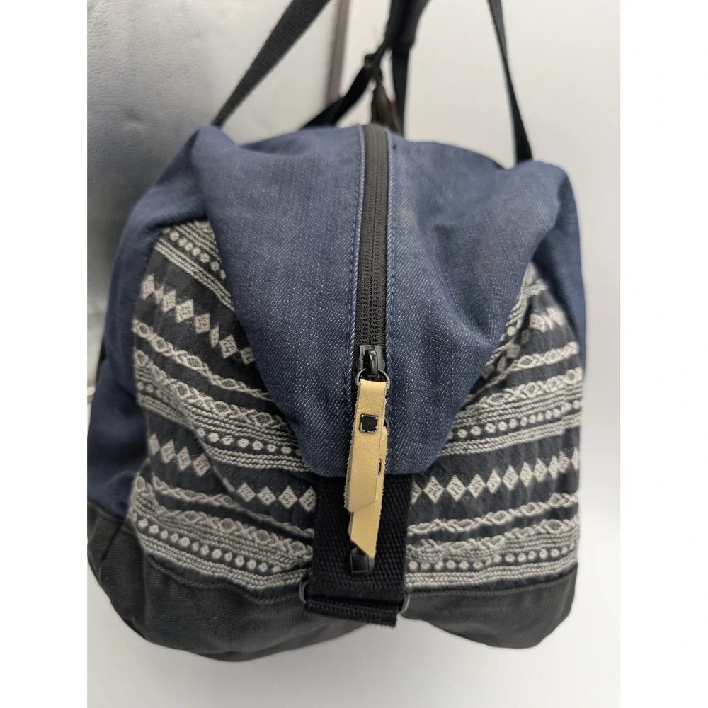 Hex duffel bag